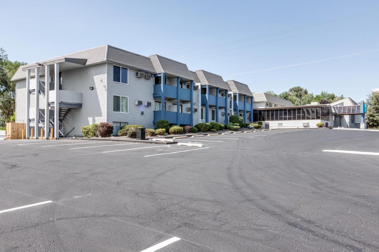 Days Inn & Suites By Wyndham سبوكين المظهر الخارجي الصورة