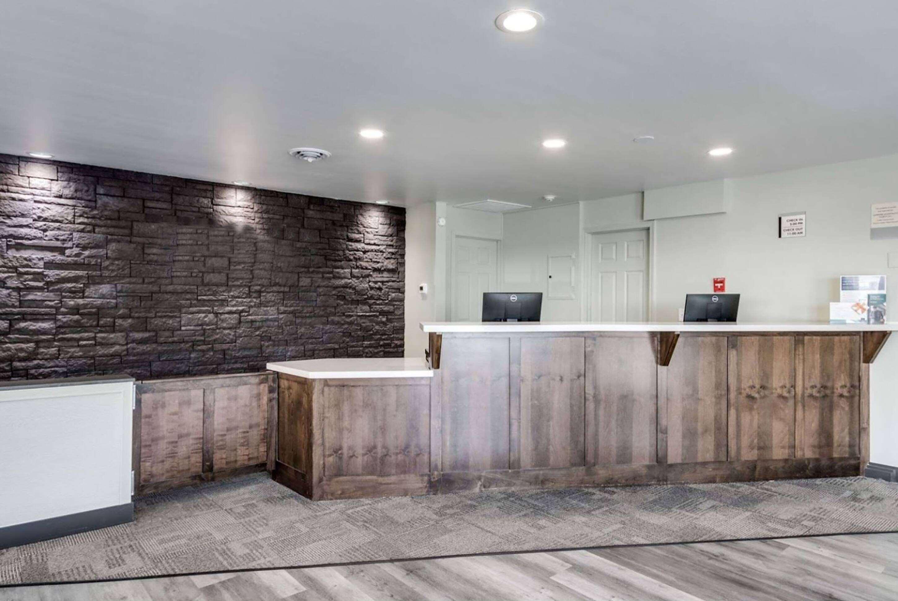 Days Inn & Suites By Wyndham سبوكين المظهر الخارجي الصورة