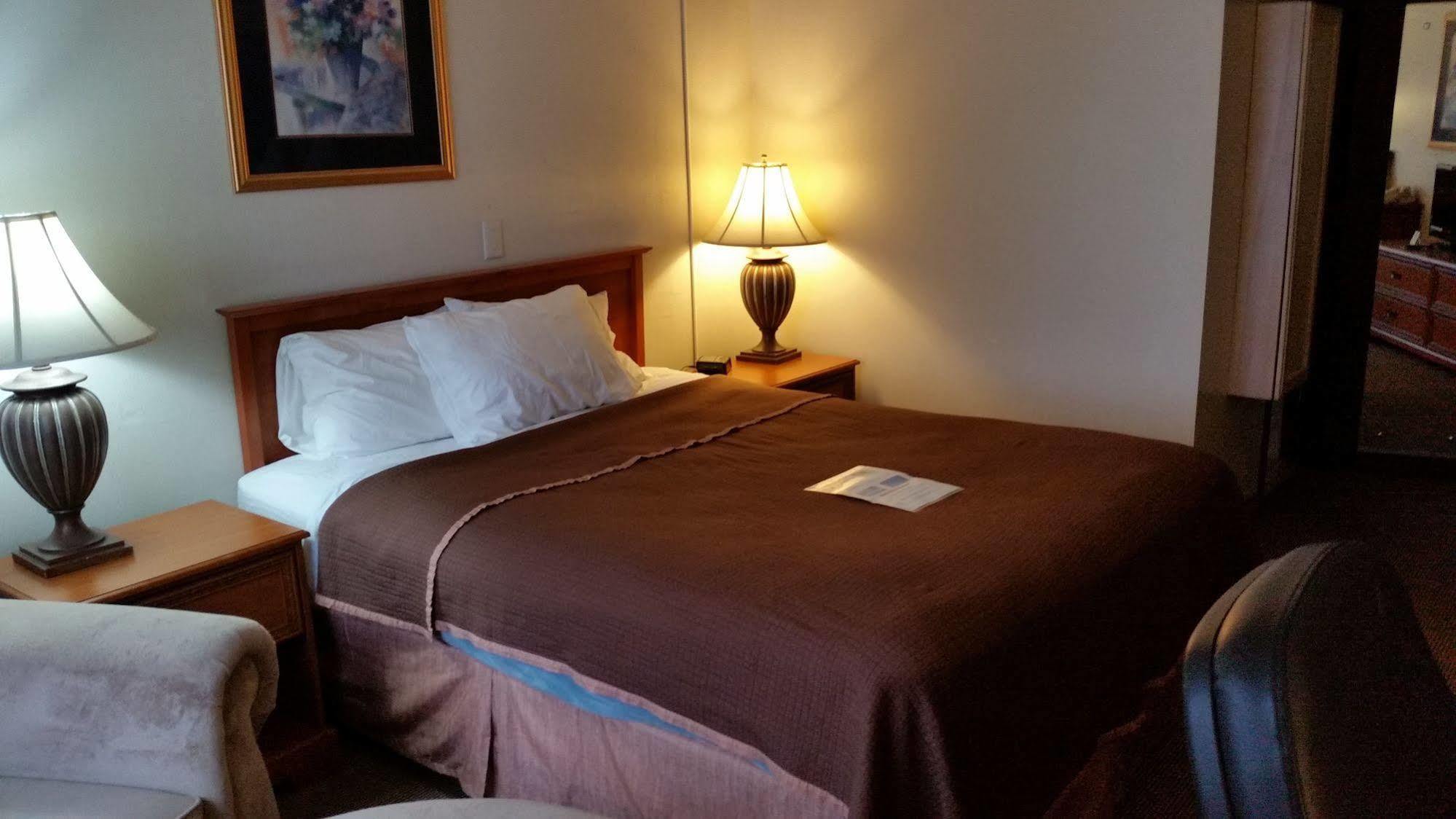 Days Inn & Suites By Wyndham سبوكين المظهر الخارجي الصورة