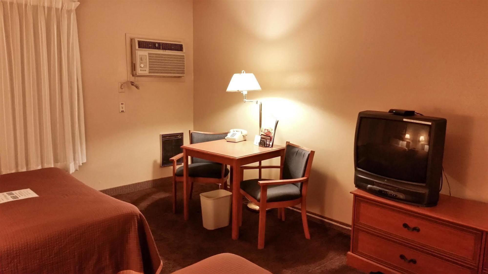 Days Inn & Suites By Wyndham سبوكين المظهر الخارجي الصورة